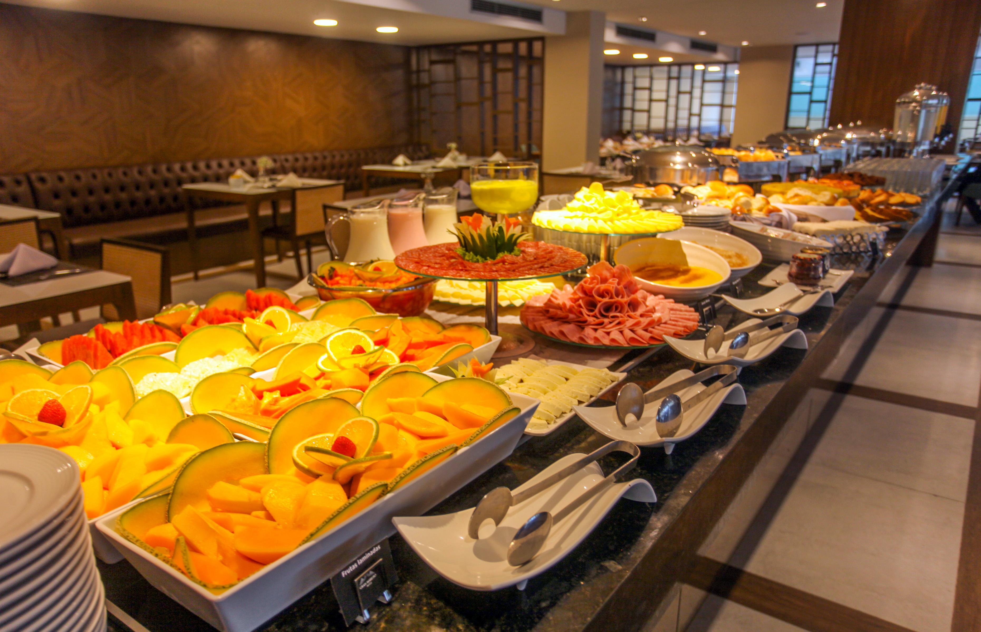 Gran Mareiro Hotel Fortaleza  Luaran gambar A buffet at a hotel