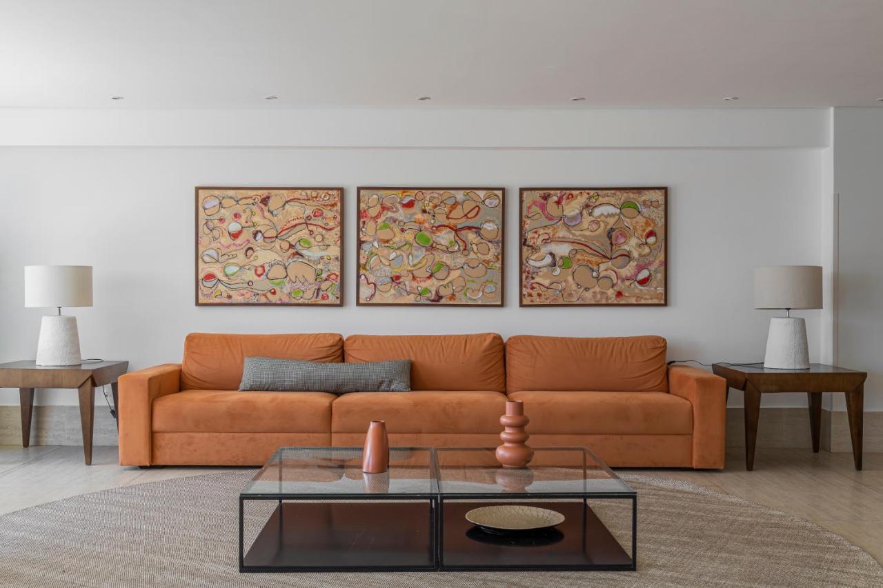 Gran Mareiro Hotel Fortaleza  Luaran gambar A living room with a sofa
