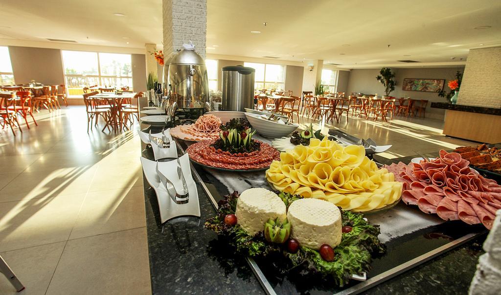 Gran Mareiro Hotel Fortaleza  Luaran gambar A buffet at a hotel